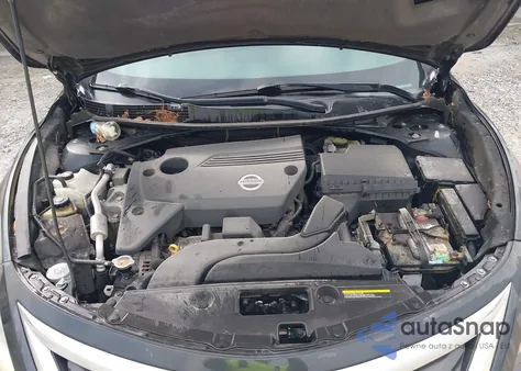 2015 Nissan Altima 2.5/2.5 S/2.5 Sl/2.5 Sv z USA, uszkodzony, nr VIN 1N4AL3AP6FN333121